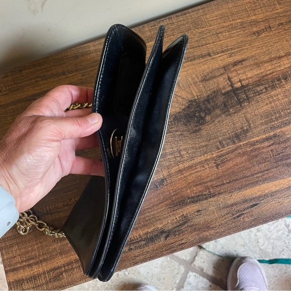 Tory Burch Adalyn Black Shoulder Bag Clutch Gold Patent Saffiano Leather - Picture 10 of 10